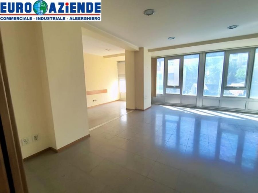 Ufficio mq. 290  Viale Artale...