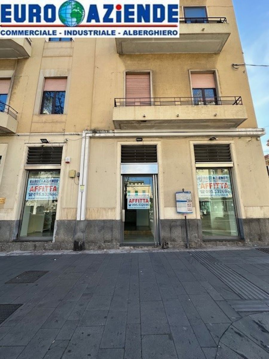 Bottega angolare mq. 150 Corso...