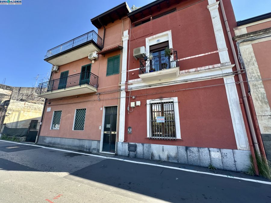 Appartamento 3 vani con terrazza panoramica  Via Nuovalucello, Catania