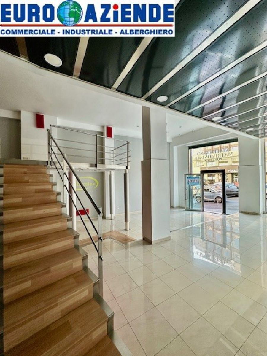Bottega mq. 250  Largo G. Paisiello, Catania 