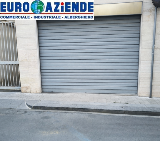 Garage in vendita da 50 a 150 mq.  Via Canfora, Catania