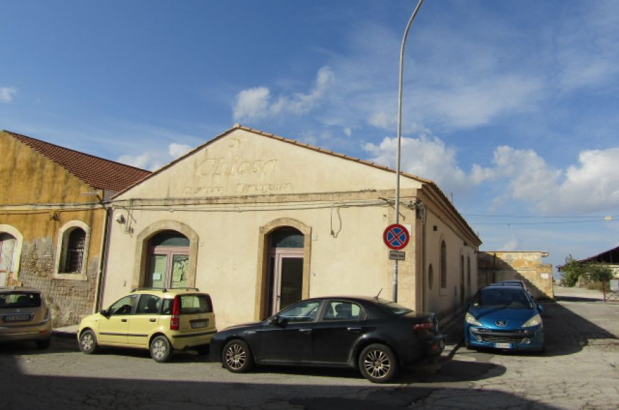 Locale commerciale mq. 180  fronte stazione ferroviaria