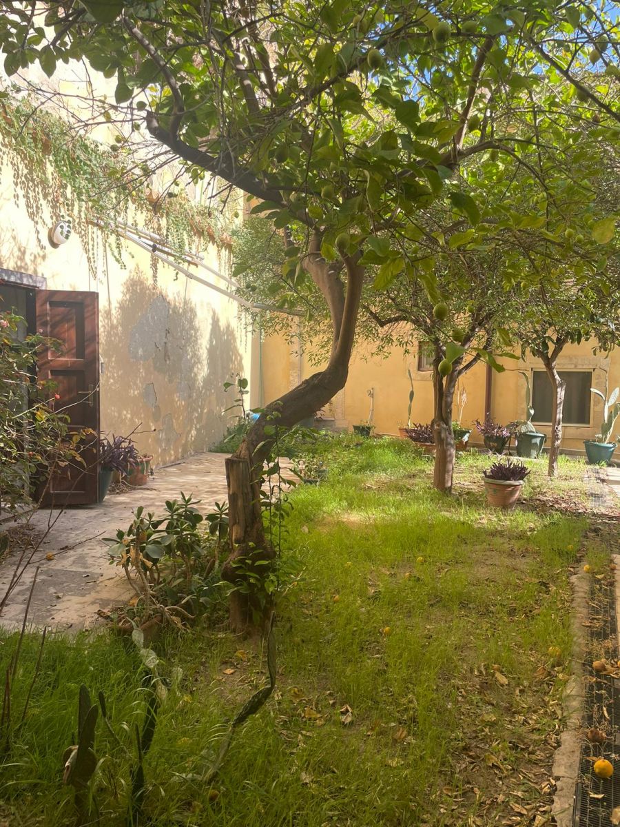 Antica dimora con giardino Noto centro